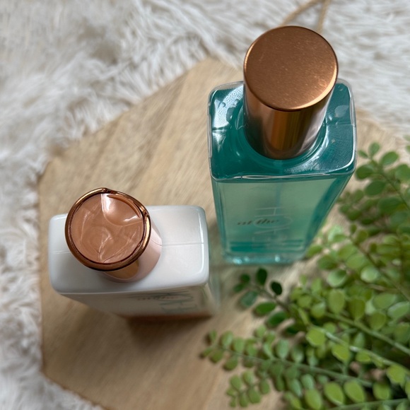 Bath & Body Works At The Beach Moisturizer & Fragrance Mist 💗 Set of 2 - Picture 7 of 12